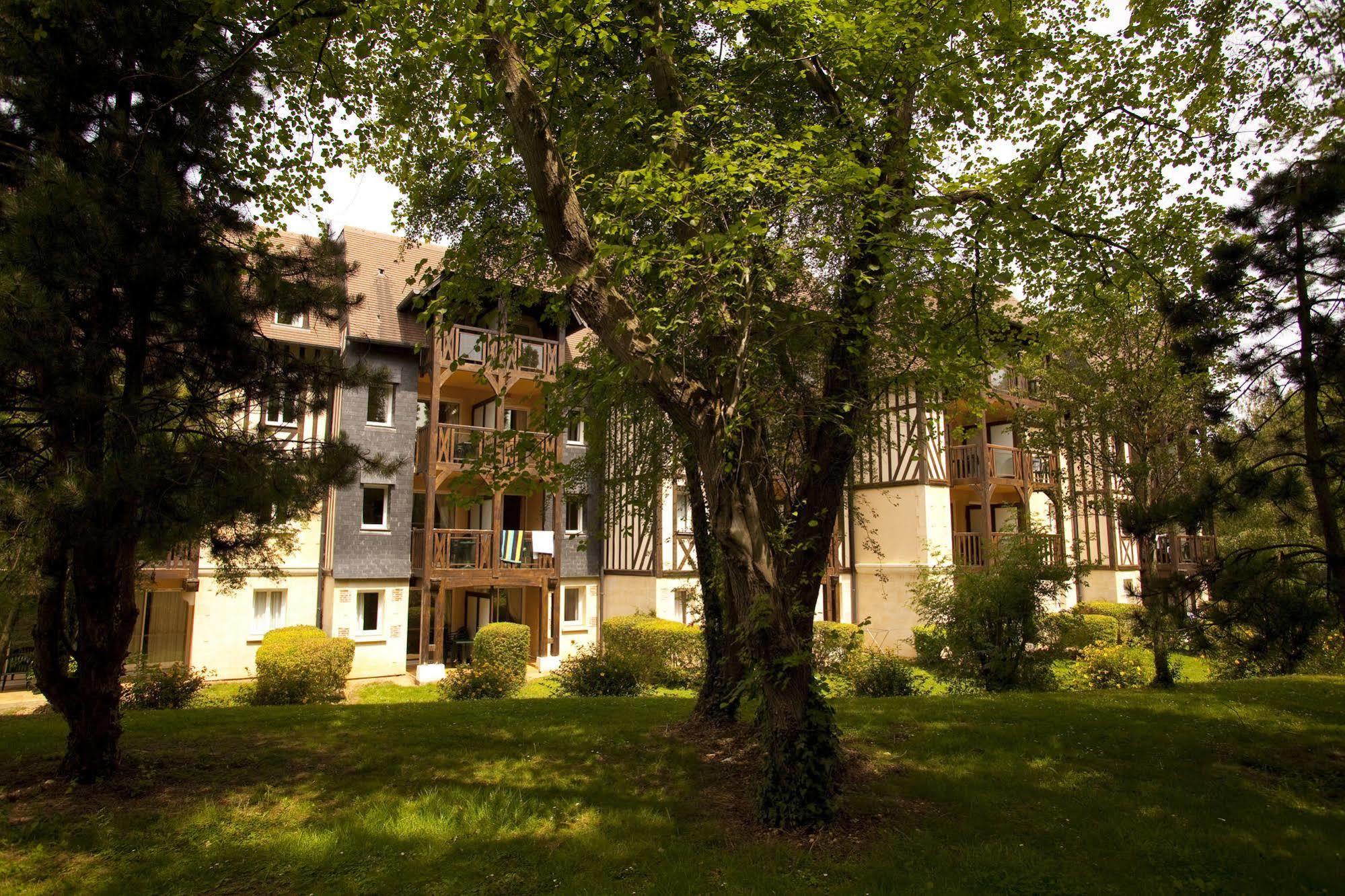 Pierre & Vacances La Residence Du Golf Deauville Exterior foto